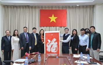 Làm việc với Trường Đại học Khoa học Kỹ thuật Điện tử Quế Lâm (TQ)